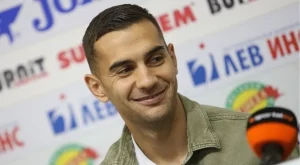 {{ otherArticle[0].article.title }}