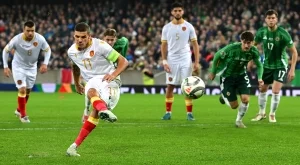 {{ otherArticle[0].article.title }}