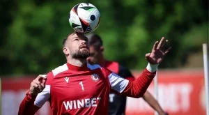 {{ otherArticle[0].article.title }}