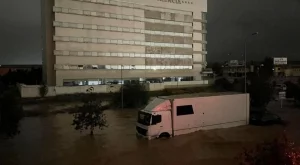 След ужасяващо бедствие в Испания: Отложиха два мача, под въпрос е и сблъсък с Реал Мадрид (ВИДЕО)