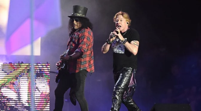 Басистът на Guns N' Roses потвърди: Имаме планове за нова музика и турне