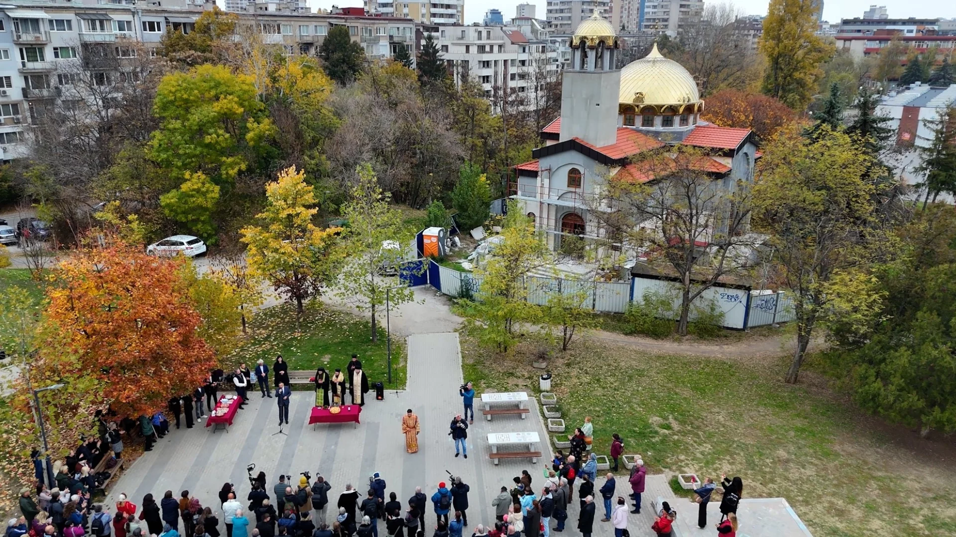 С тържествен водосвет благословиха новостроящата се църква в кв. “Изгрев” (ВИДЕО)