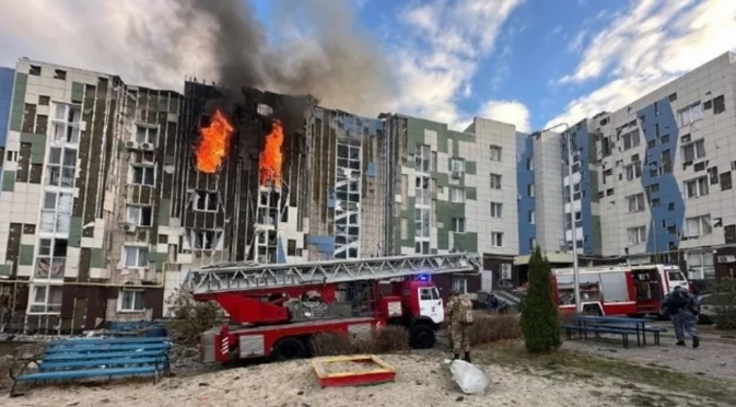 Дрон порази жилищен блок в Белгород, няма убити и ранени (ВИДЕО)