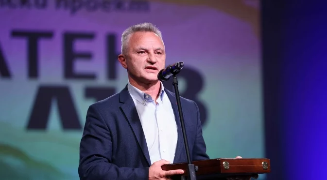 "Рана“ на Захари Карабашлиев спечели наградата за български роман на годината на НДФ „13 века България“