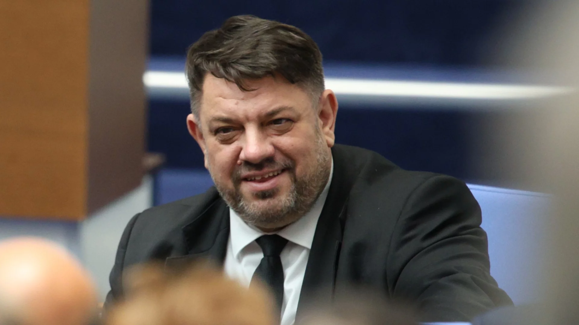 Зафиров призова за крачка напред и три назад: Нека да има следващи избори, но не сега