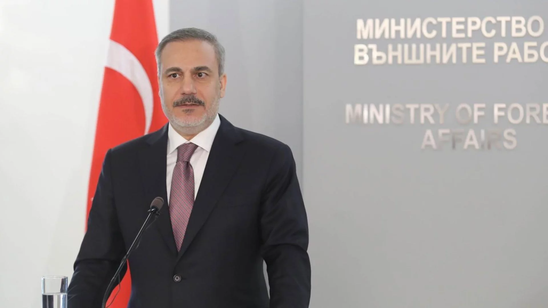 Фидан: Победата на Тръмп увеличи надеждите за мир в Украйна  