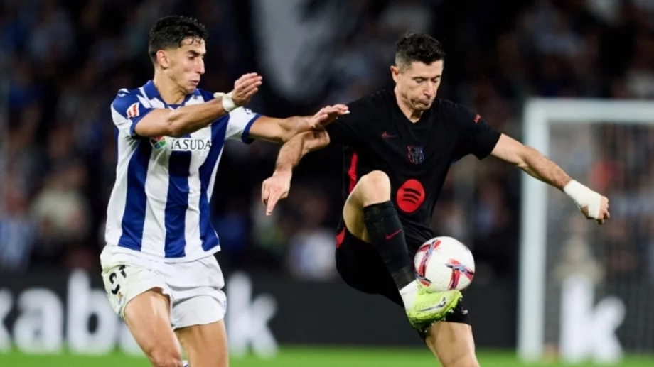 Рафиня се подигра с комичен кадър на отменения гол на Левандовски (СНИМКА)