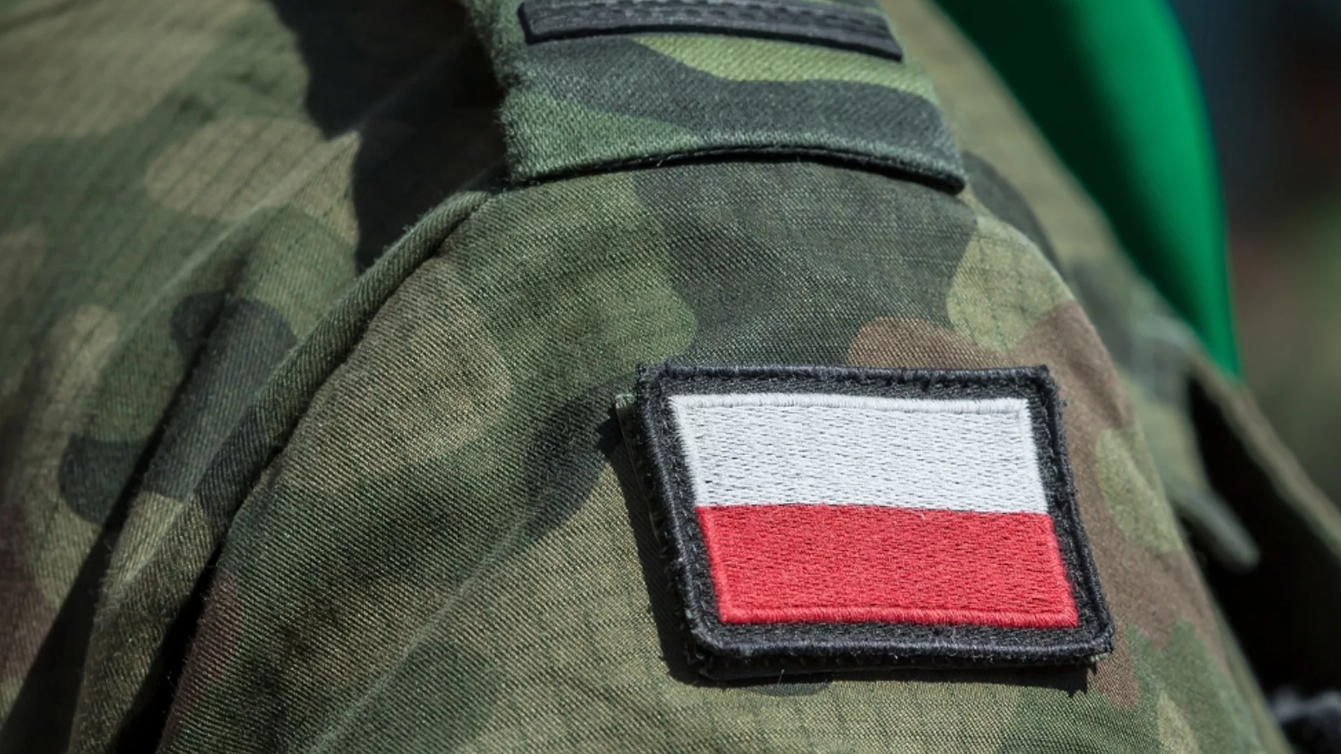 „Спрете да превръщате Полша в Украйна“: Шествие на десетки хиляди крайнодесни във Варшава
