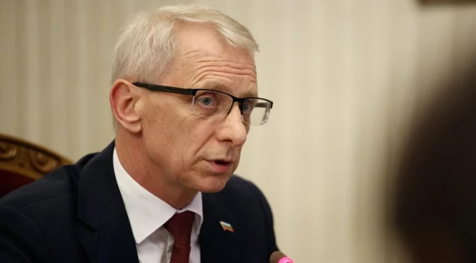 "Демокрацията в България е заплашена": Денков с остра реч в парламента, заговори за пълзящ фашизъм