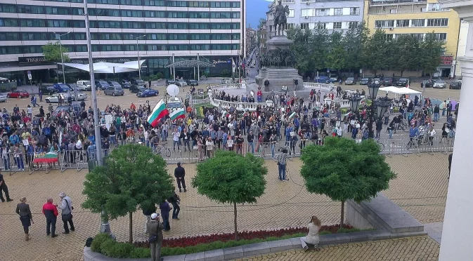 Избягвайте тези места и улици в София: Протести блокират столицата заради новия парламент