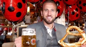 "Мъглива" и "кошмарна": Фенове останаха шокирани от статуята на Хари Кейн (СНИМКА)