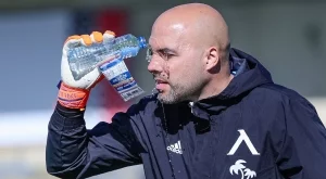 {{ otherArticle[0].article.title }}