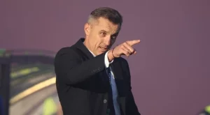 {{ otherArticle[0].article.title }}