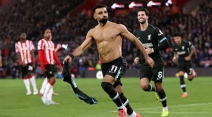 Преследвачите надушваха издънката, но Салах възкреси Ливърпул в тежко гостуване