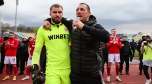 {{ otherArticle[0].article.title }}