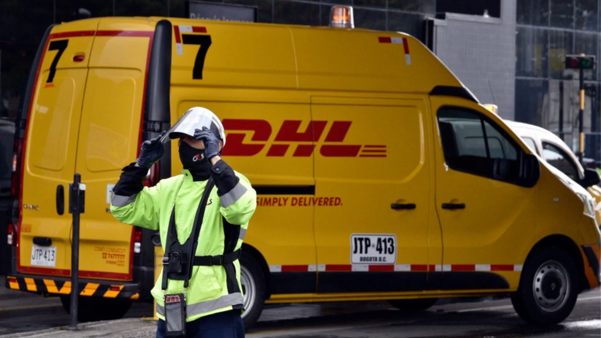 DHL: Няма данни за подозрителни пакети в самолета, разбил се във Вилнюс