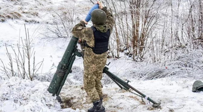 На Украйна ѝ трябват собствени боеприпаси: Историята на огромно фиаско заради военния министър Умеров