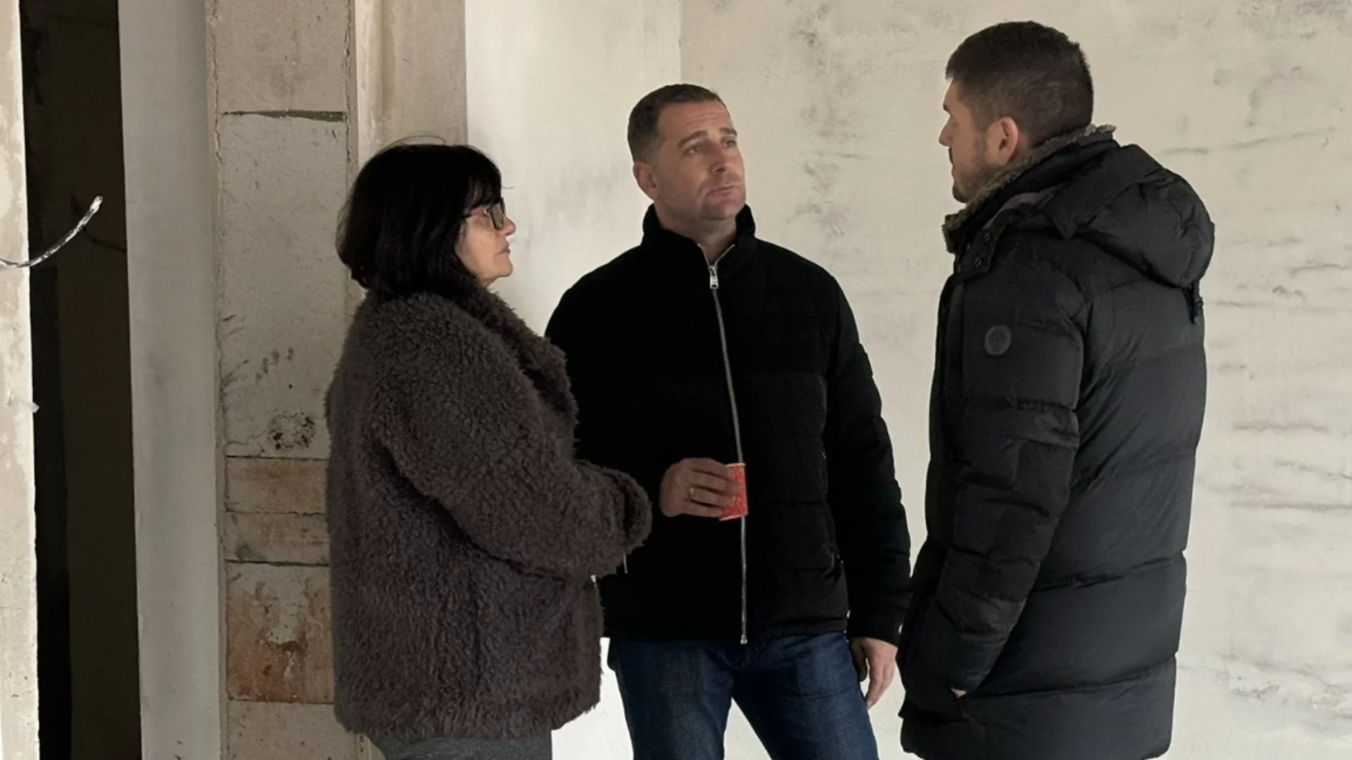 Изграждат допълнителна пристройка на училище в Самоков (СНИМКИ)