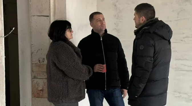 Изграждат допълнителна пристройка на училище в Самоков (СНИМКИ)