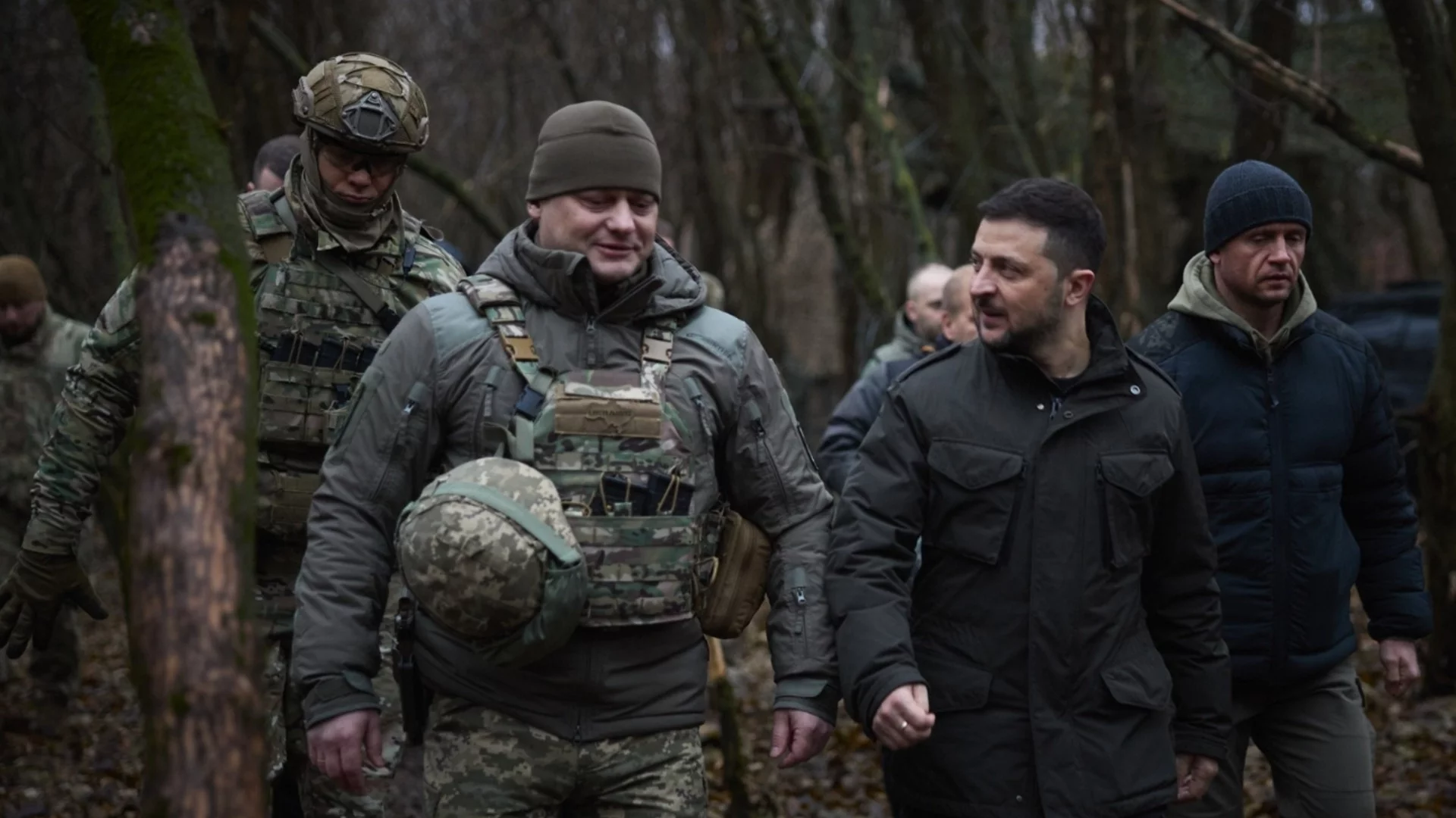 Зеленски посети войниците в Запорожие, където се очаква следващата руска офанзива (СНИМКИ и ВИДЕО)