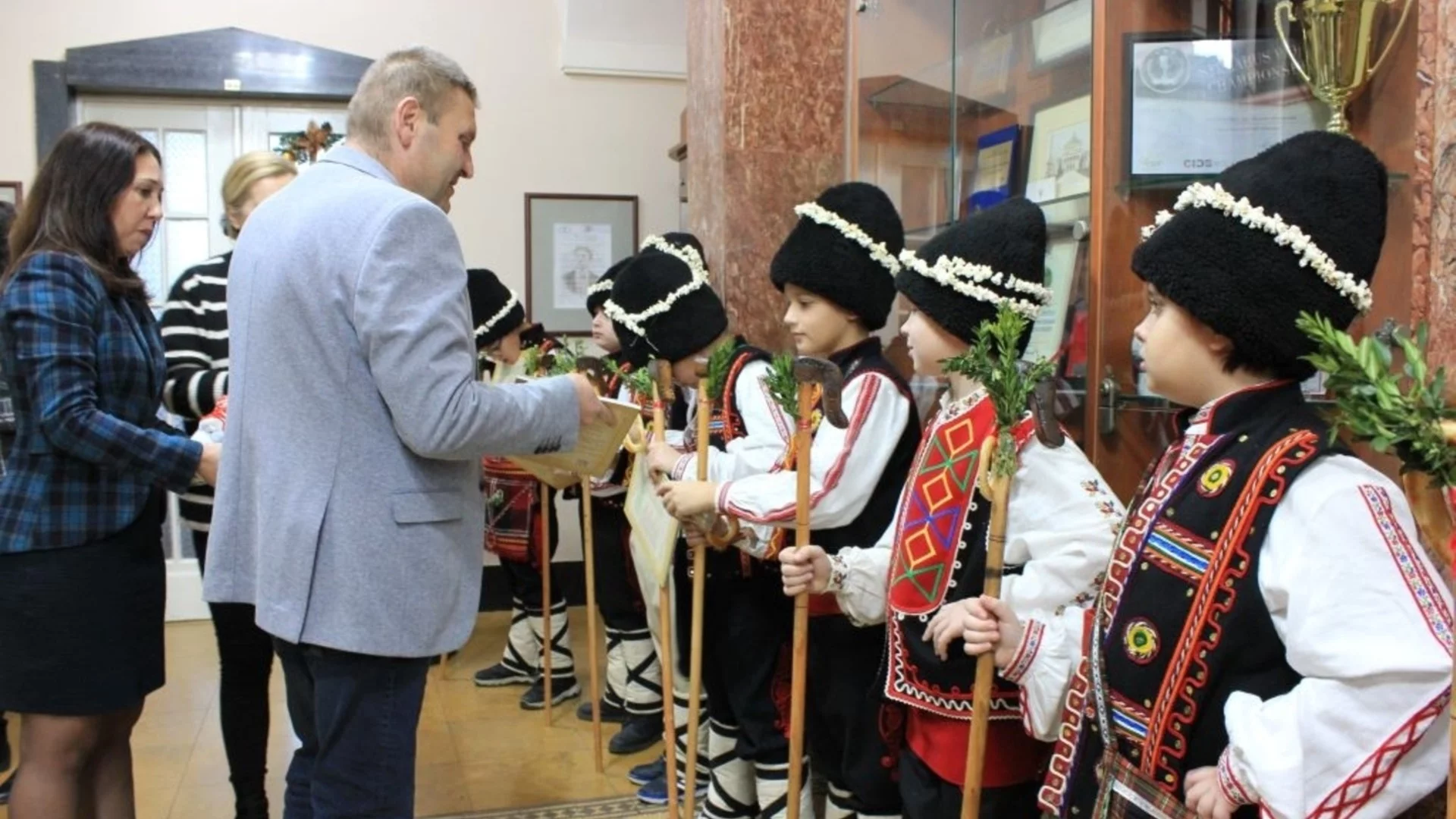 Коледари наричаха за здраве и берекет в община Плевен