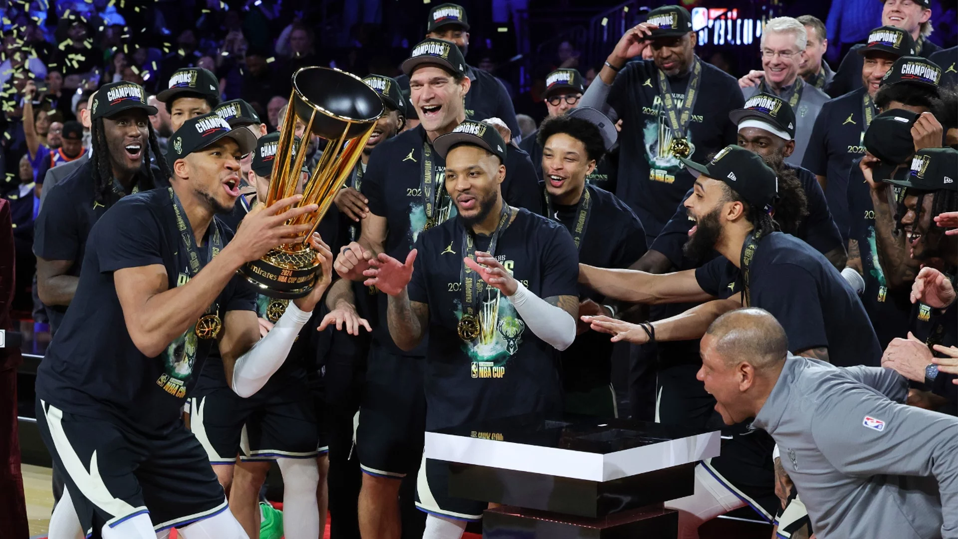 Янис Адетокунбо избухна за Милуоки за триумф в NBA Cup (ВИДЕО)