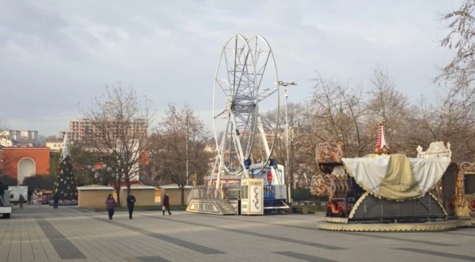 Атракциони за малки и големи посрещат плевенчани и гости на града за празниците