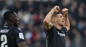 {{ otherArticle[0].article.title }}