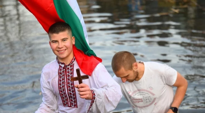 Елин Пелин ще отбележи Богоявление с литийно шествие, водосвет и мъжко хоро