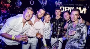 {{ otherArticle[0].article.title }}