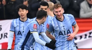 Тотнъм се нуждаеше от 120 минути, за да отстрани тим с продавач на сладко и ципове