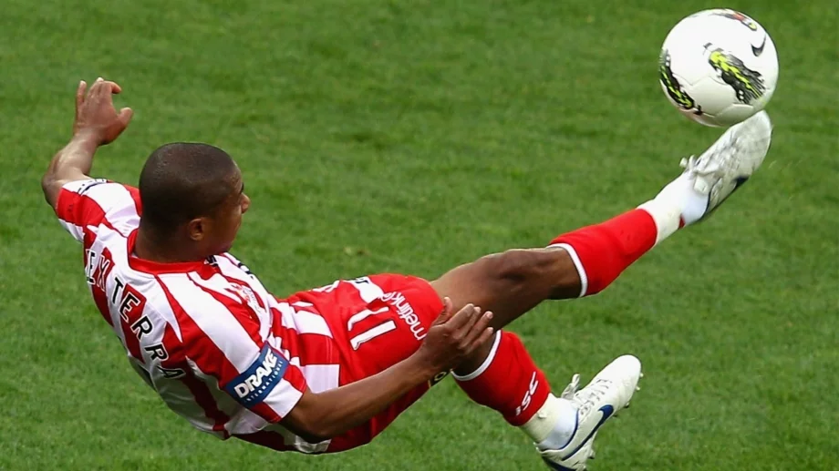 В Бразилия вкараха суперпопадение, претендент за Гол на годината (ВИДЕО)