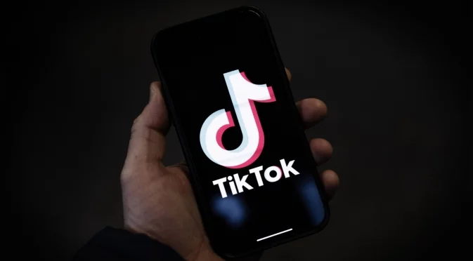 "Сделка или закриване": Тръмп даде още 75 дни на TikTok в САЩ (ВИДЕО)