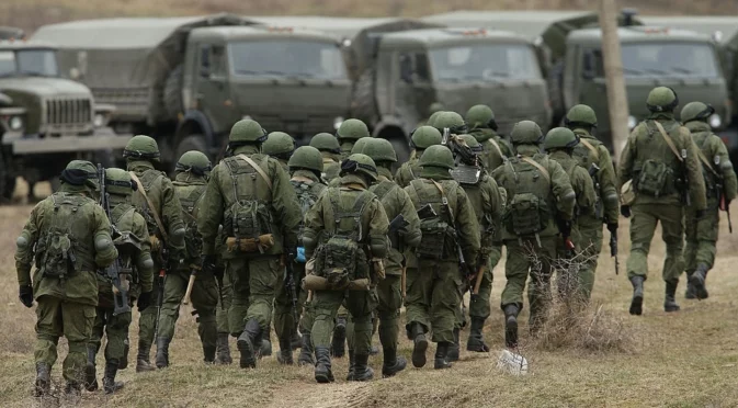 С патерици, но на щурм: Ранени руски войници са хвърляни напред в Украйна (ВИДЕО)