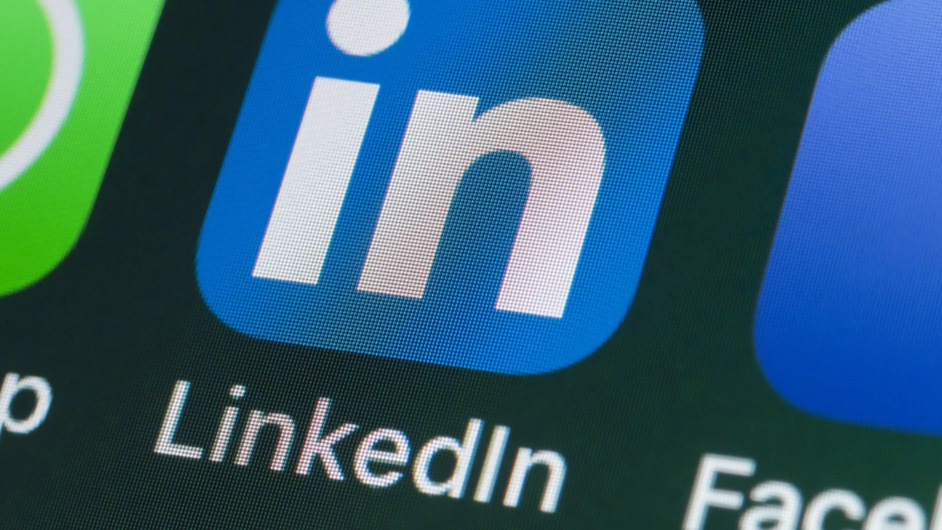 Съдят LinkedIn в САЩ, заради обучение на AI