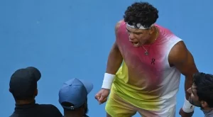 Полуфиналист в Австралия с голяма критика, останал шокиран от интервюиращите