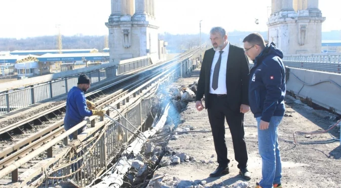 Дунав мост при Русе с 28 нови стоманобетонни панела, ремонтът продължава