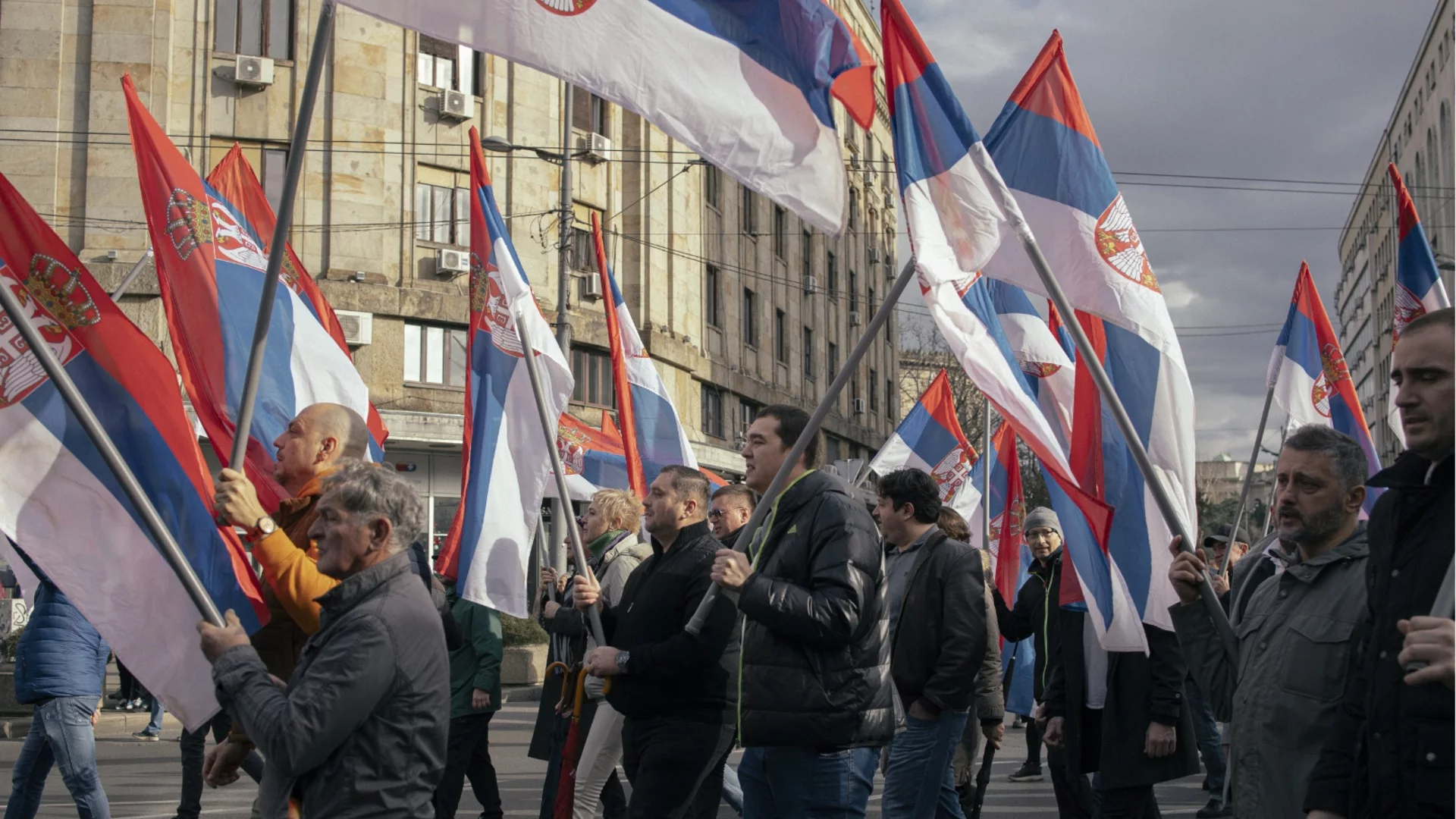 Студентите удължиха блокадата на "Моста на Свободата" в Нови Сад (ВИДЕО)