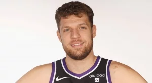 Наградите за Александър Везенков в Евролигата не спират