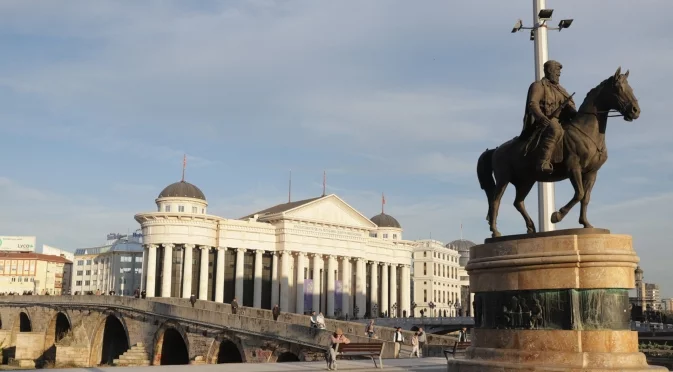 Престрелка на паркинг в Скопие завърши с един убит, двама ранени и четирима арестувани