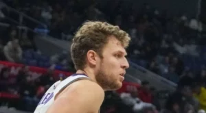 Александър Везенков изпрати Олимпиакос на полуфинал за Купата на Гърция