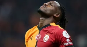 Как наказаха турците, които напуснаха терена след скандална дузпа за Галатасарай