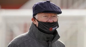 Сър Алекс Фъргюсън се завръща край тъчлинията тази пролет