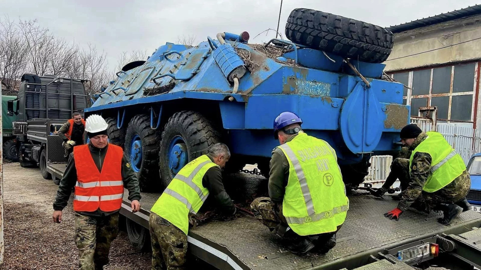 Модернизирани, българските БТР-и влязоха на помощ на нова украинска бригада (ВИДЕО)