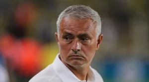 Скандално меле прекъсна мач от Лига Европа пред очите на Специалния (ВИДЕО)