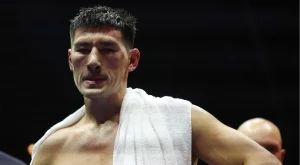 Дмитрий Бивол успя! Стана абсолютен шампион в легендарна за бокса вечер