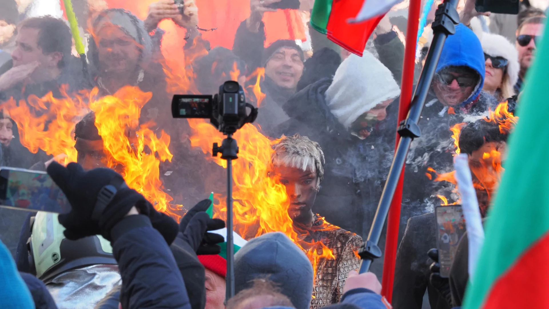 "Възраждане" има за цел да тества границите на търпението спрямо вандалските им прояви