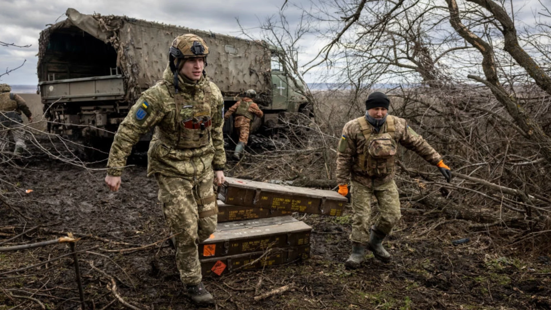 Оръжия и боеприпаси от САЩ текат към Украйна: Заради Байдън още има, WSJ пресметна докога