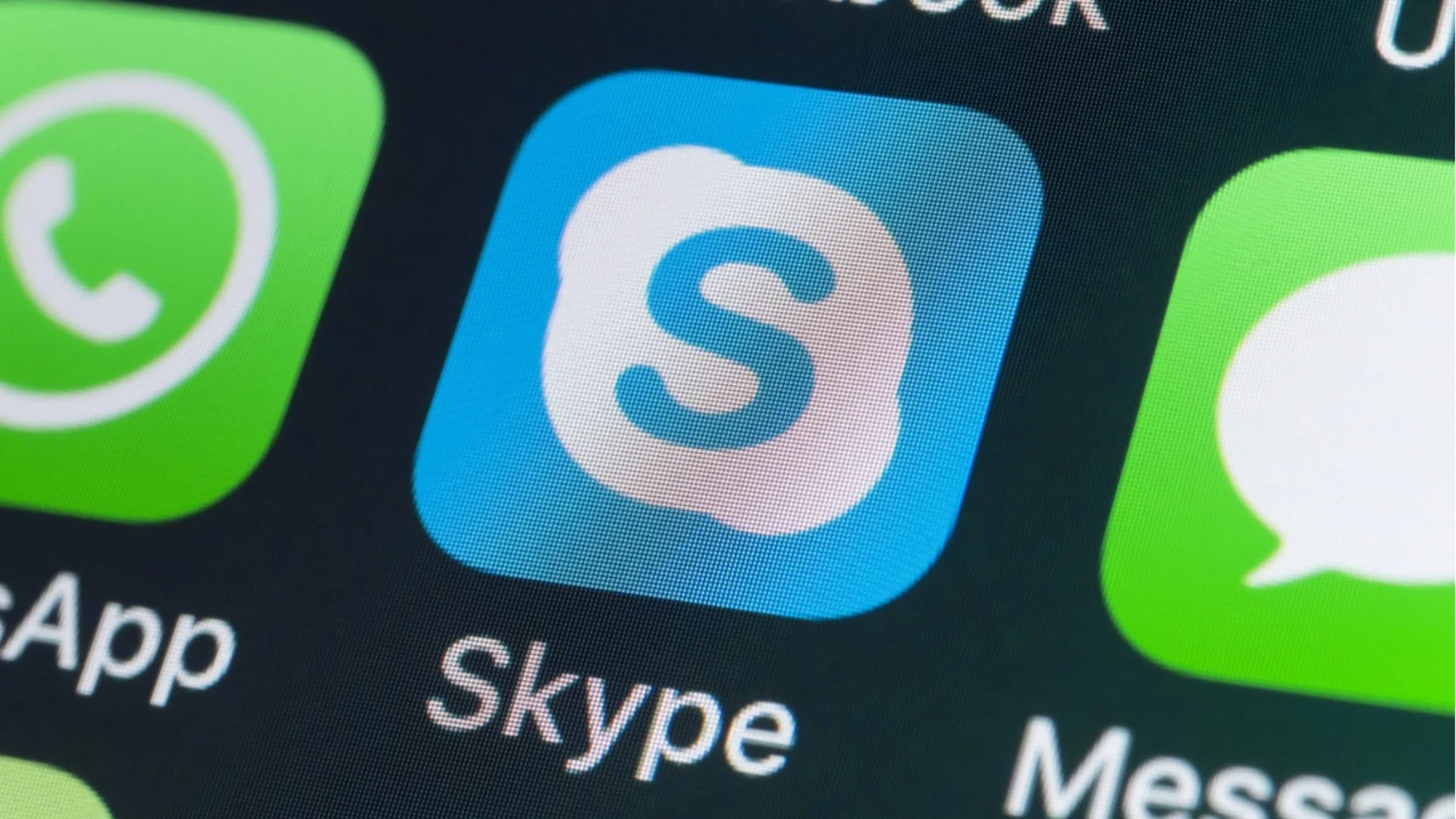 Краят на една ера: Microsoft спира Skype