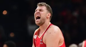 Александър Везенков отново бе голямата звезда на Олимпиакос